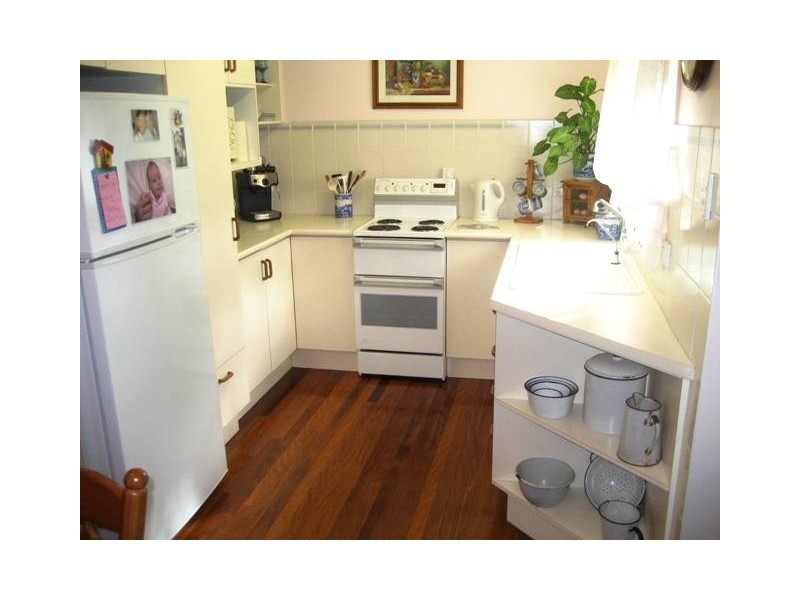 27 Frenchs Road, Petrie QLD 4502