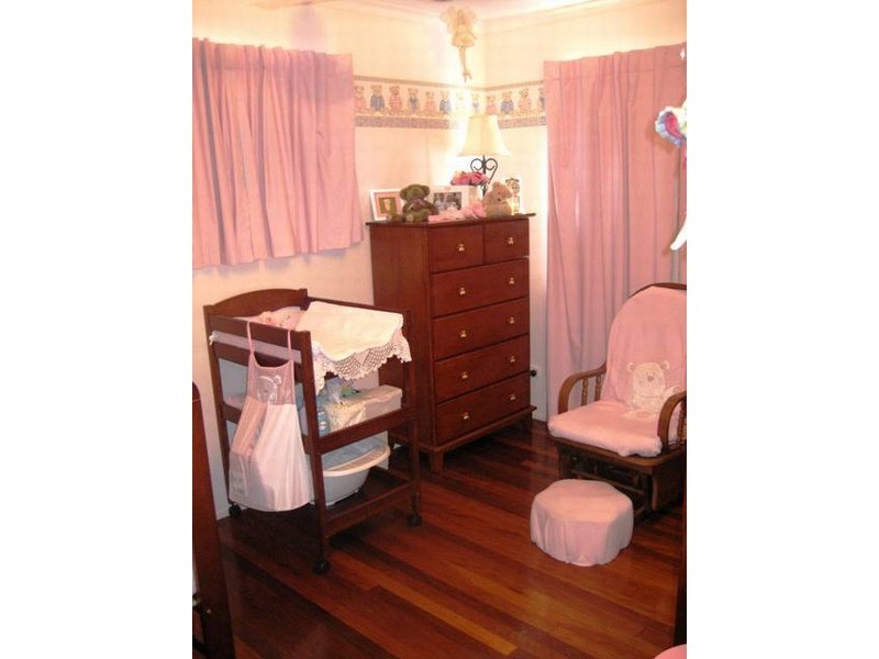 27 Frenchs Road, Petrie QLD 4502