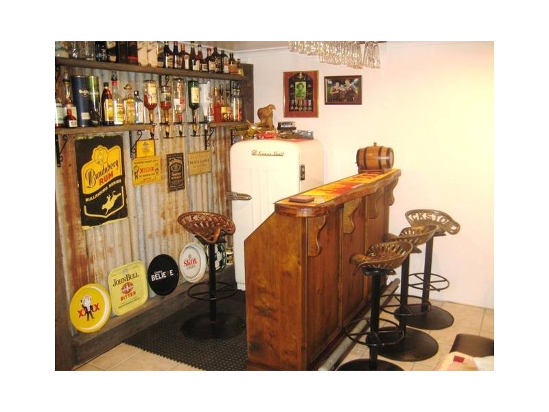 27 Frenchs Road, Petrie QLD 4502