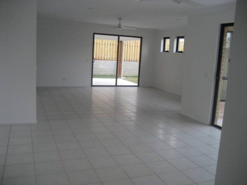 34 Peacherine Circuit, Bellmere QLD 4510