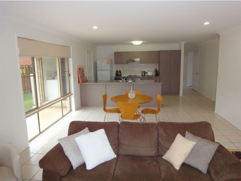 45 Hollywood Ave, Bellmere QLD 4510