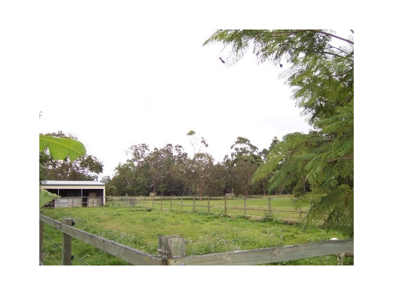 4 Behrens Road, Bellmere QLD 4510