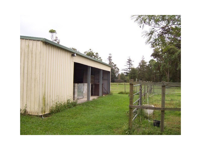 4 Behrens Road, Bellmere QLD 4510