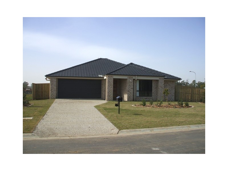 2 Dear Place, Bellmere QLD 4510