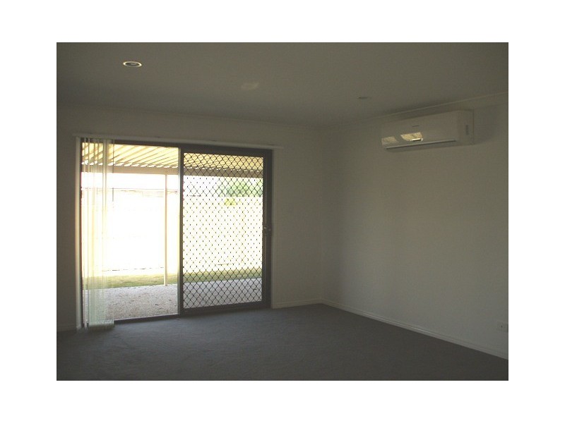 2 Dear Place, Bellmere QLD 4510