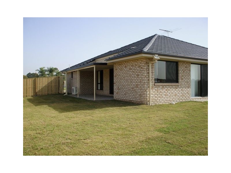 2 Dear Place, Bellmere QLD 4510