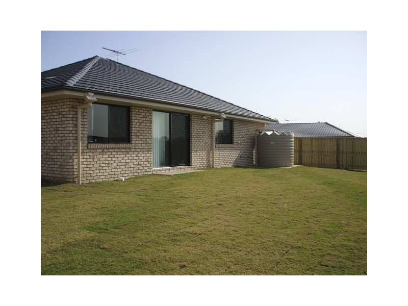 2 Dear Place, Bellmere QLD 4510
