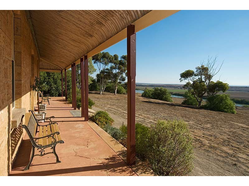 226 Murray Drive, Murray Bridge SA 5253