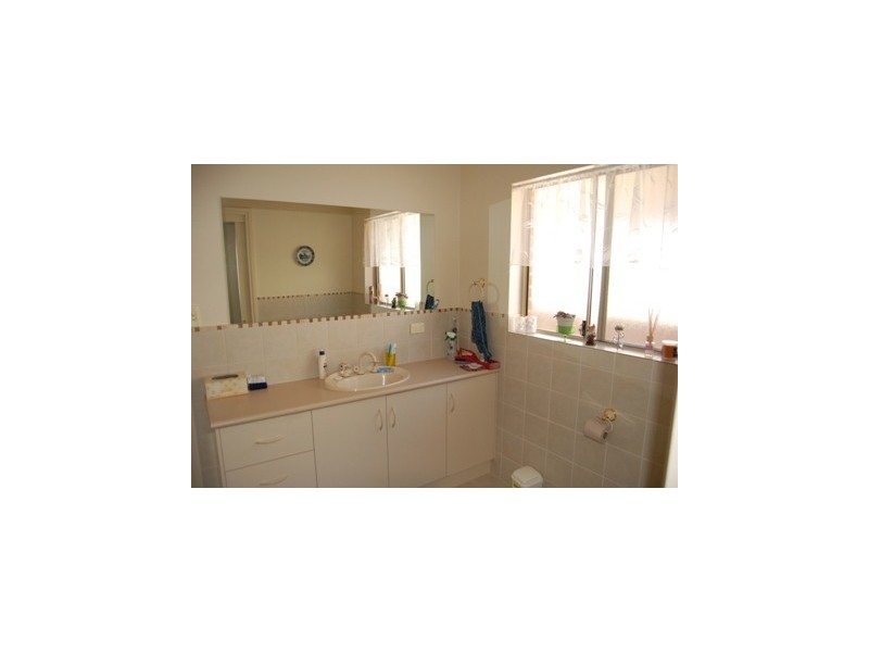 8 Cockatoo Cres, Murray Bridge SA 5253