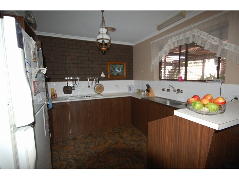 11 Myrtle Ave, Murray Bridge SA 5253