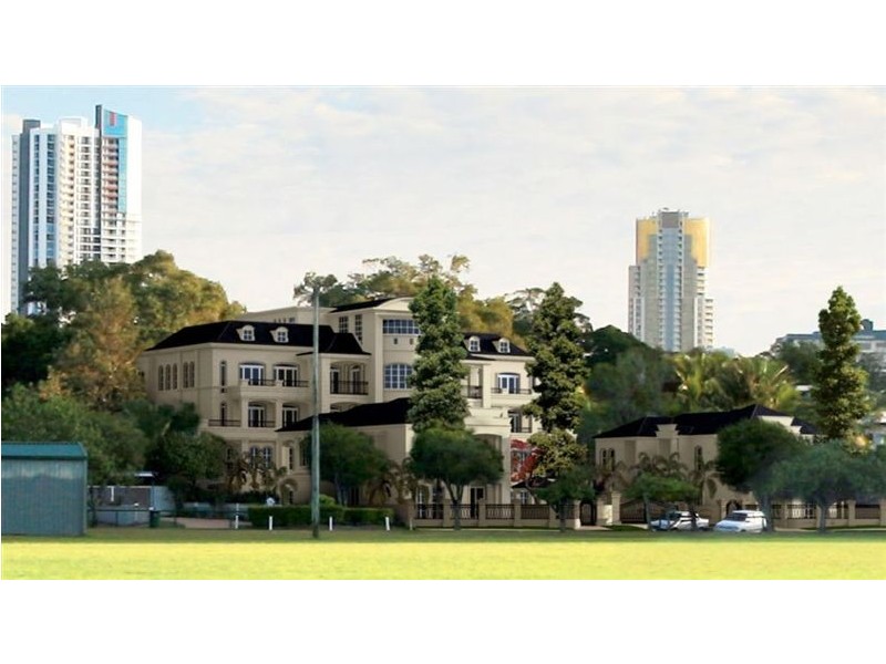 42 BRIGHTON PARADE, Southport QLD 4215