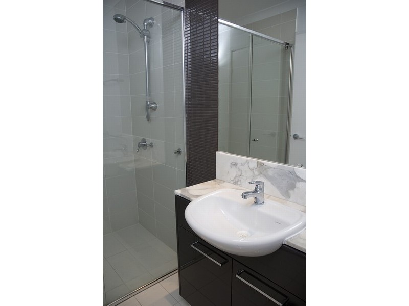 8/29 Port Peyra, Varsity Lakes QLD 4227