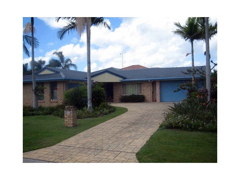 4 Almond Court, Elanora QLD 4221