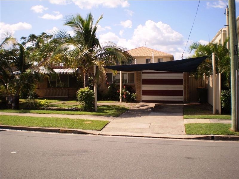 19 Ray Street, Runaway Bay QLD 4216