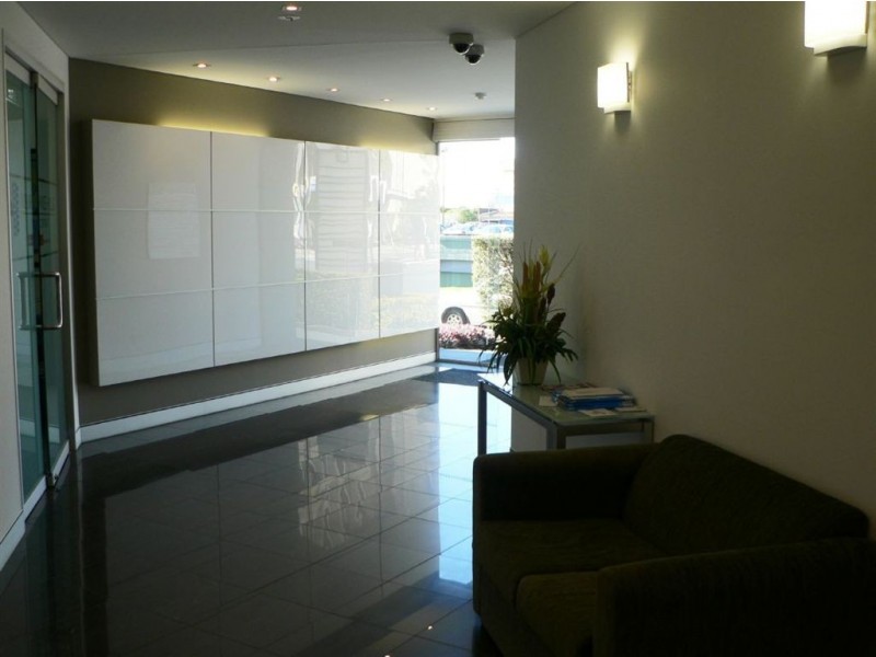 2/52 Davenport Street, Southport QLD 4215