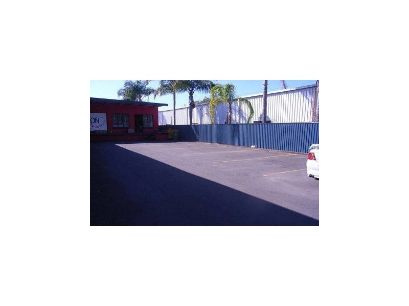 7 Nesbit Street, Southport QLD 4215