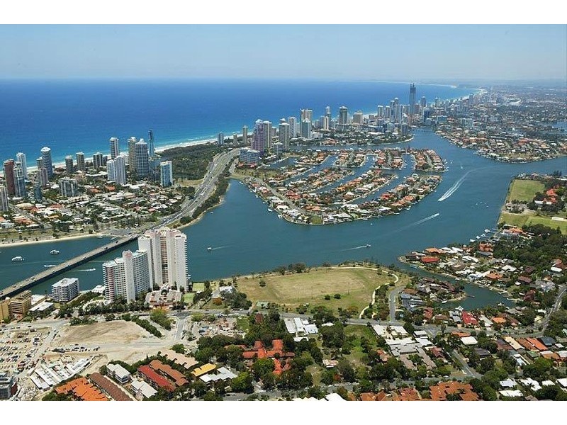 42 Brighton Parade, Southport QLD 4215