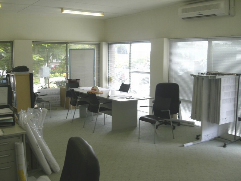 4 Bay Street, Southport QLD 4215