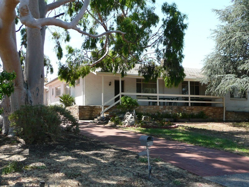 6 Landseer Cresent, Dernancourt SA 5075