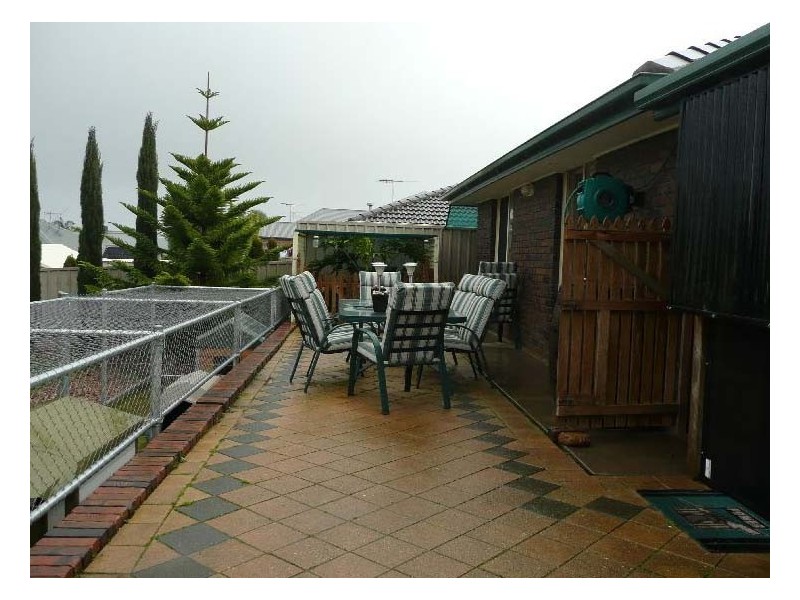 8 Dunbarton Crescent, Greenwith SA 5125