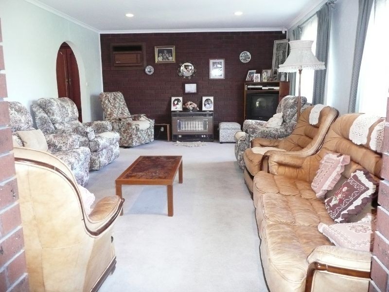 36 Landal Boulevard, Redwood Park SA 5097