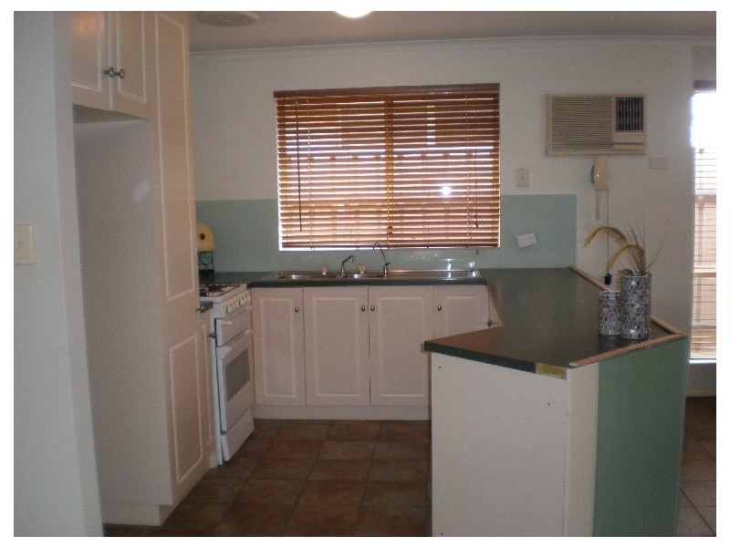 6 Buckingham Street, Oakden SA 5086