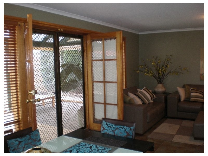 6 Buckingham Street, Oakden SA 5086