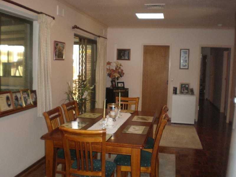 2 Gaylard Crescent, Redwood Park SA 5097