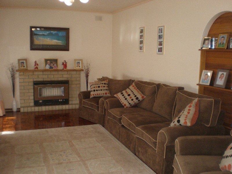 2 Gaylard Crescent, Redwood Park SA 5097