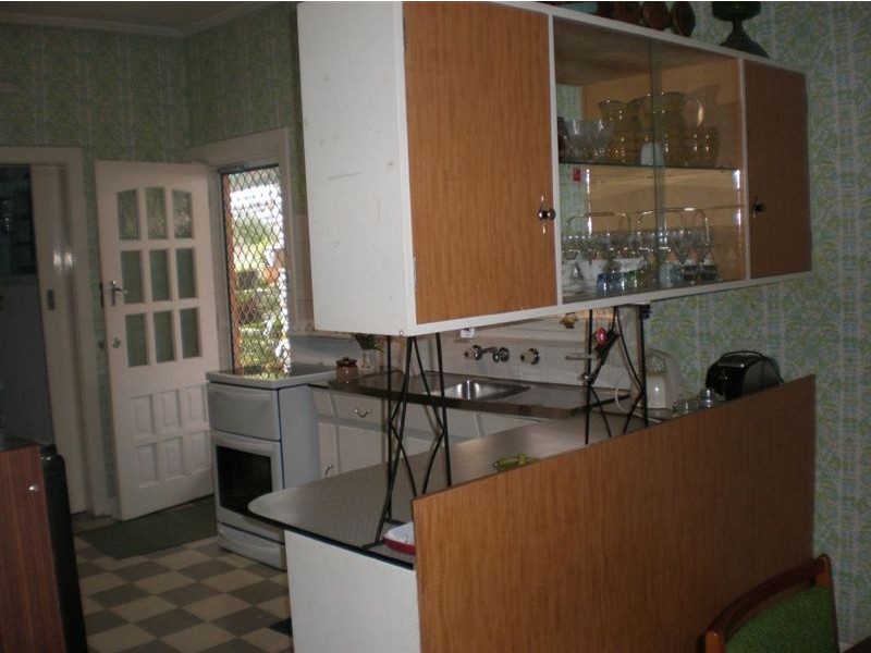 2 Chatsworth Avenue, Valley View SA 5093