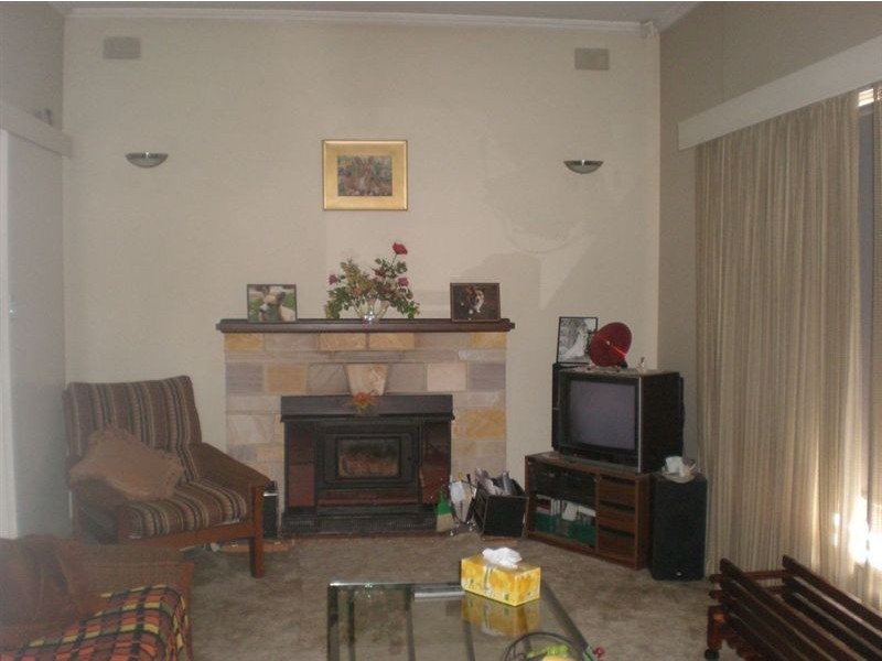 2 Chatsworth Avenue, Valley View SA 5093