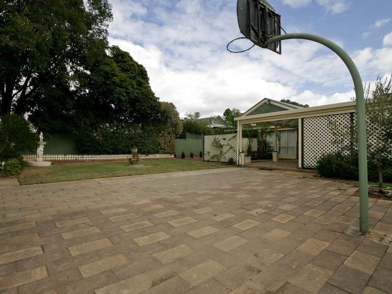 33 Awoonga Road, Highbury SA 5089