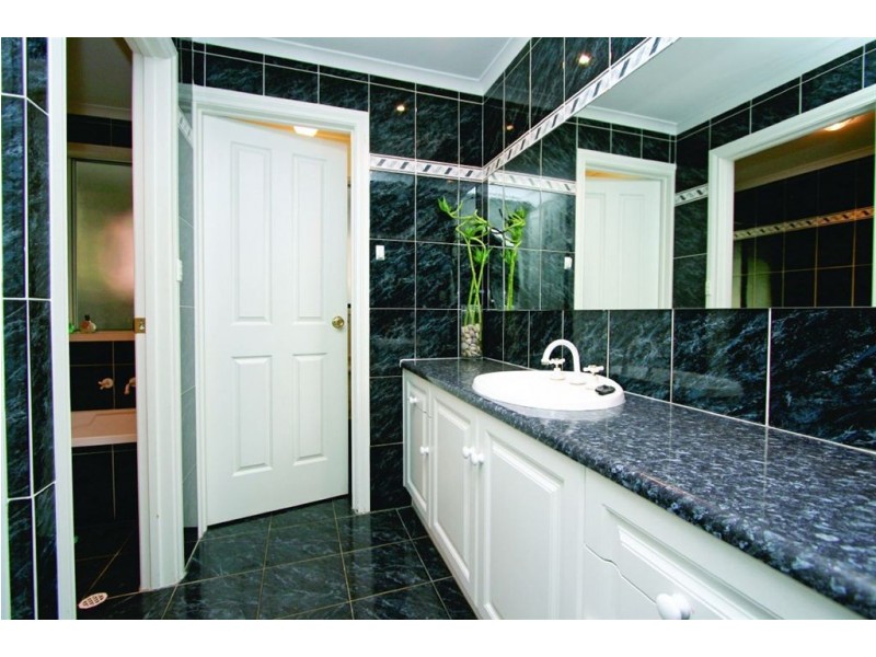 37 Attingham Crescent, Oakden SA 5086
