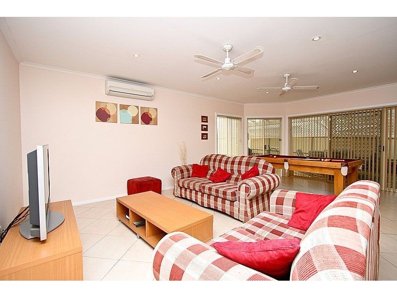 15 Finsterwald Way, Fairview Park SA 5126