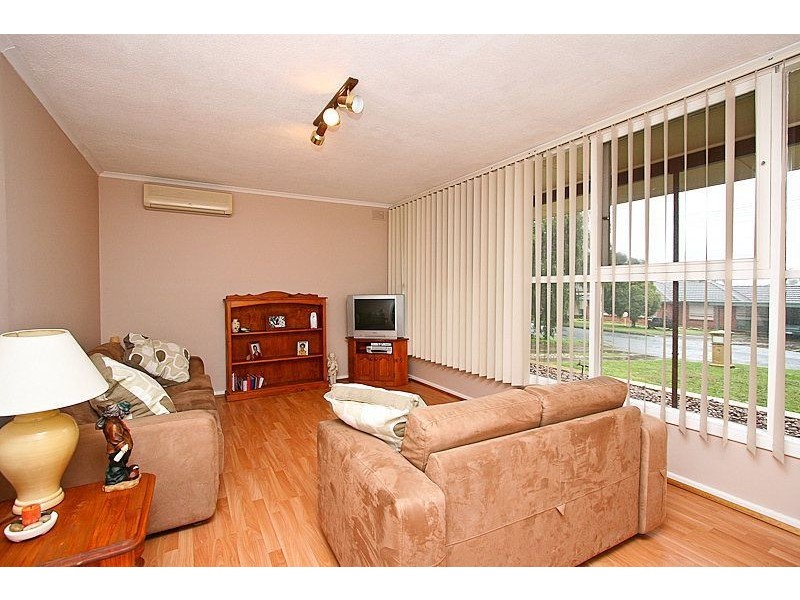 15 Finsterwald Way, Fairview Park SA 5126