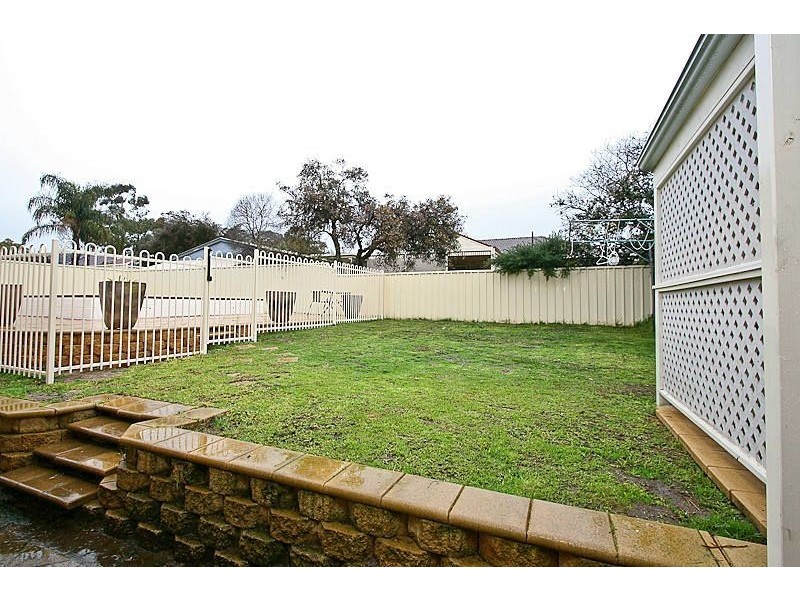 15 Finsterwald Way, Fairview Park SA 5126