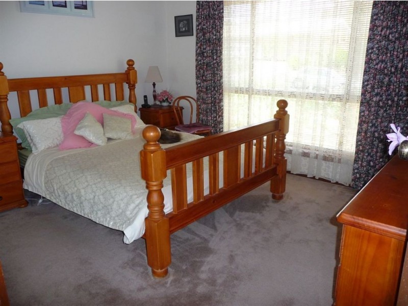 10 Amethyst Crescent, Hope Valley SA 5090