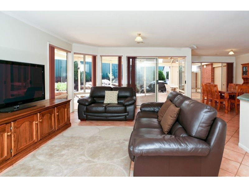 2 Parkview Drive, Oakden SA 5086