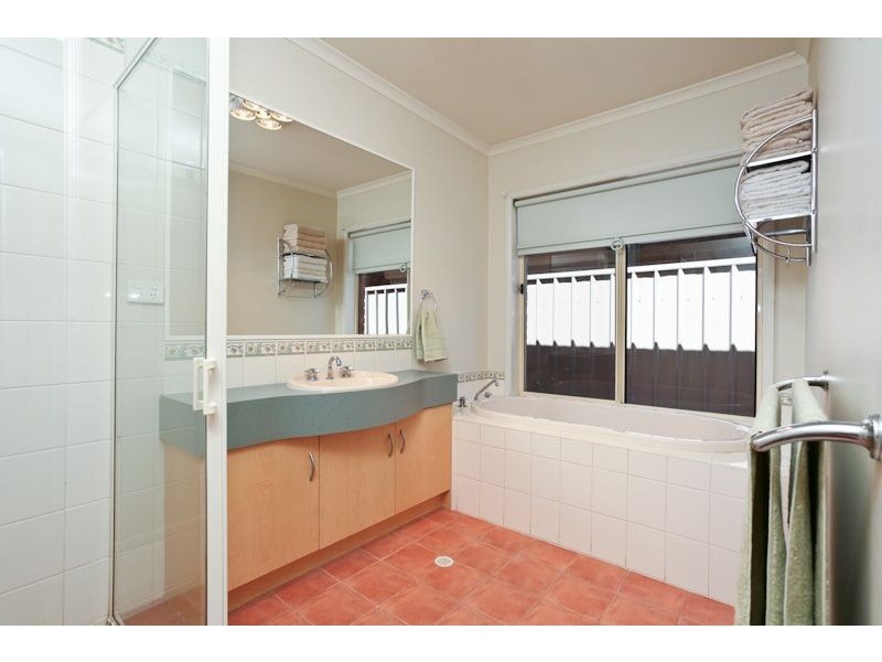 2 Parkview Drive, Oakden SA 5086