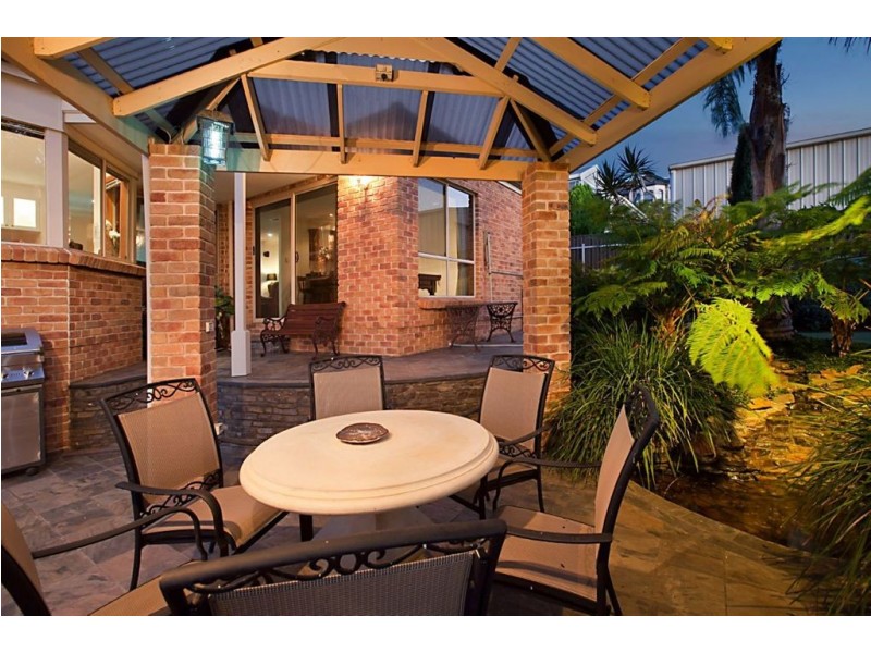 9 Riverbank Parade, Gulfview Heights SA 5096