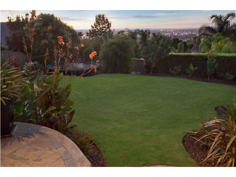 9 Riverbank Parade, Gulfview Heights SA 5096