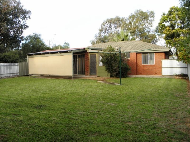 1 Barton Crescent, Burton SA 5110