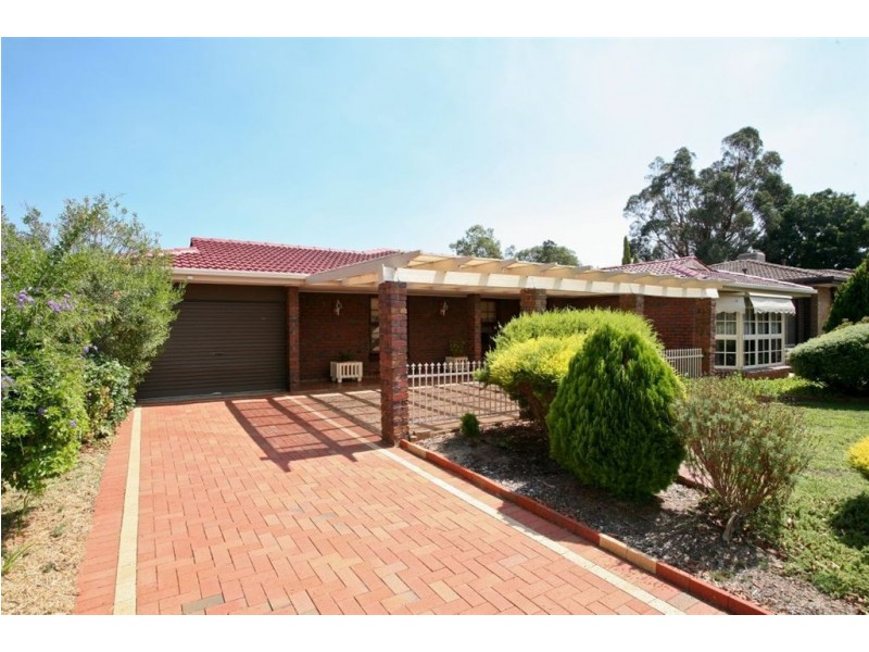 74 Currawong Crescent, Modbury Heights SA 5092