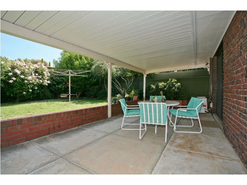 74 Currawong Crescent, Modbury Heights SA 5092