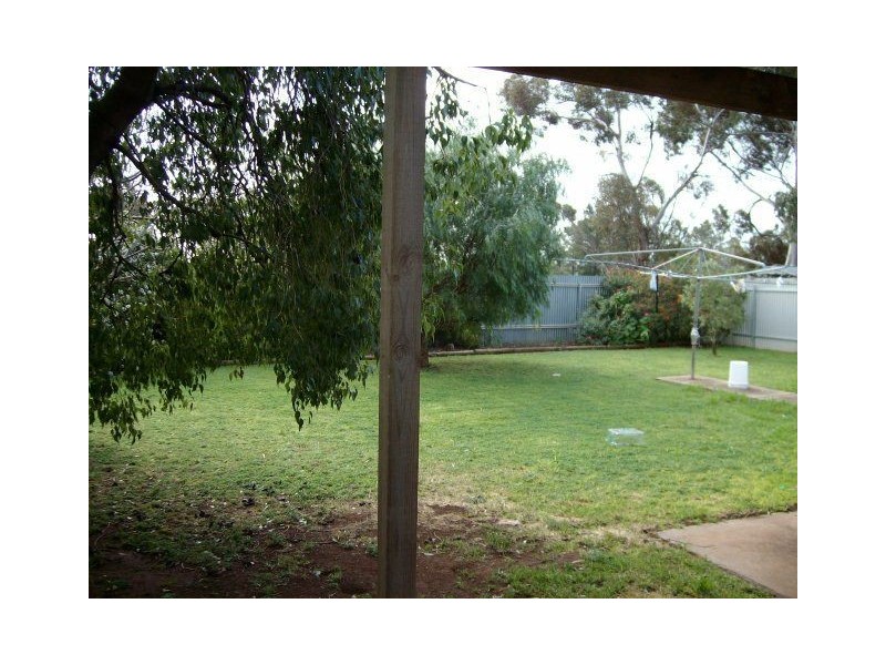 3 ALAWOONA ROAD, Munno Para SA 5115