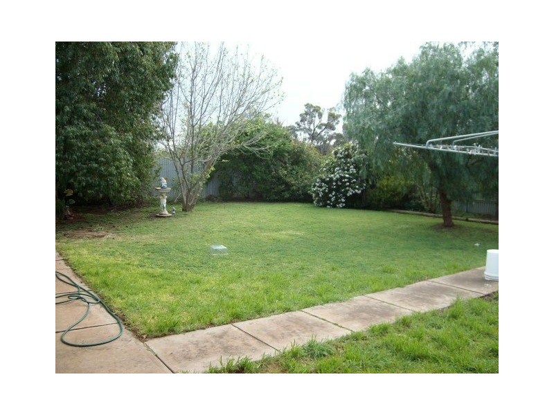 3 ALAWOONA ROAD, Munno Para SA 5115