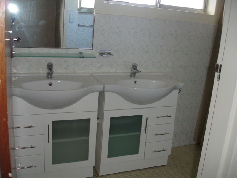 79 Eyre Crescent, Valley View SA 5093