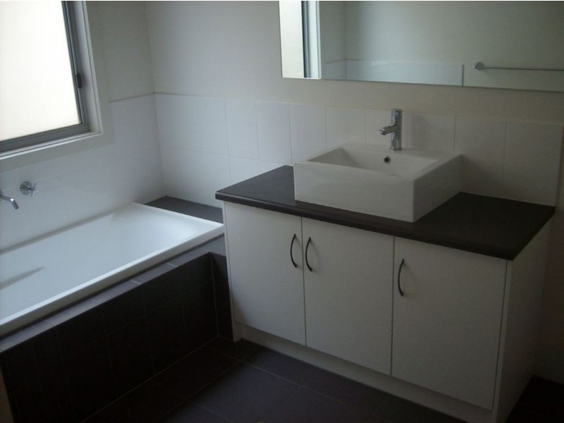 20 Cathedral Circuit, Mawson Lakes SA 5095