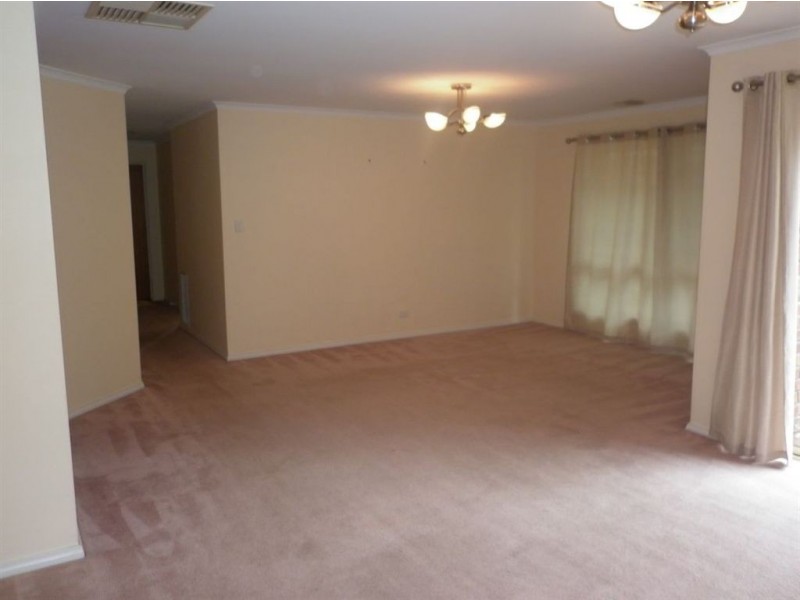 17 Holmeswood Court, Para Hills West SA 5096