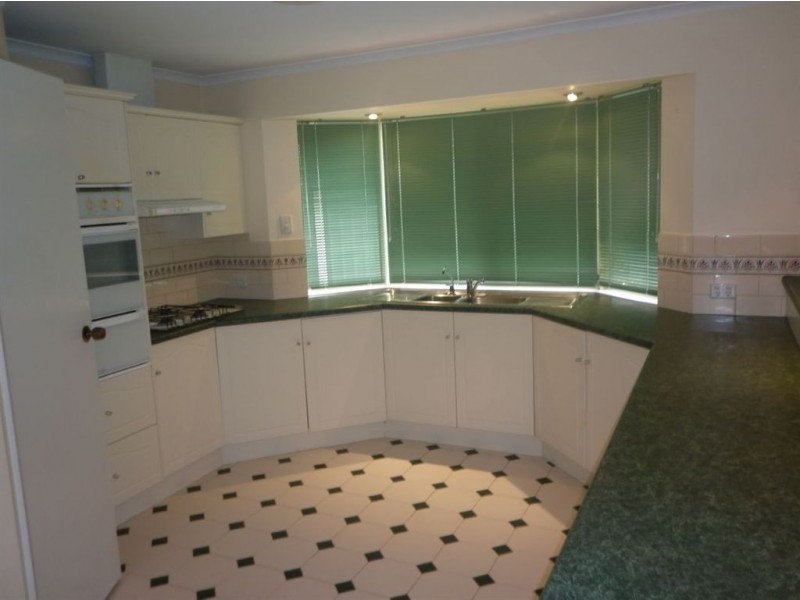 17 Holmeswood Court, Para Hills West SA 5096